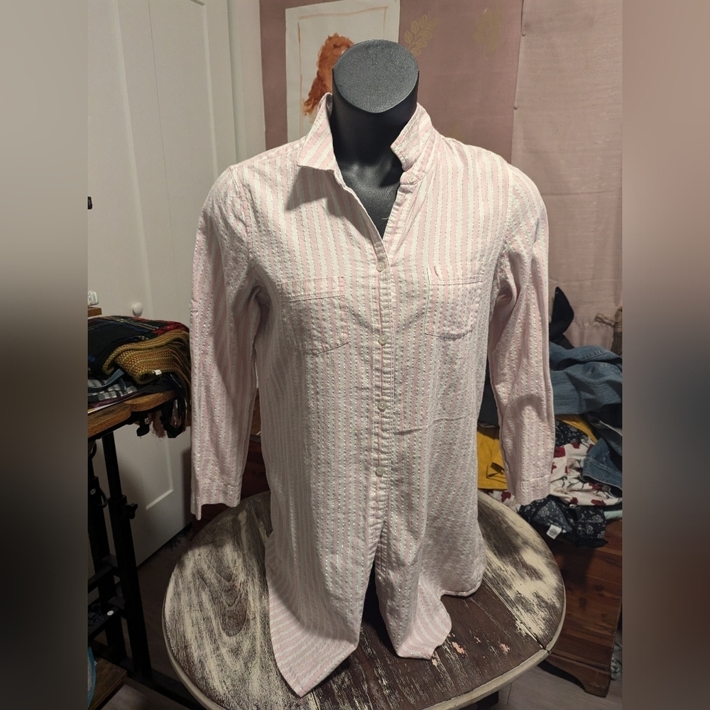 Victoria's secret button down shirt pink and white size‎ med